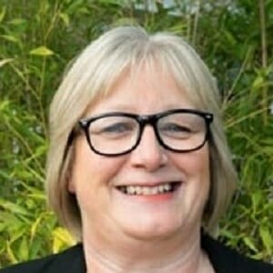 Dr Cathy Winfield